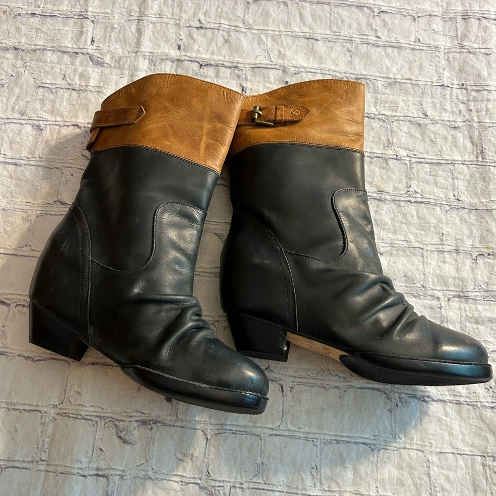 80%20 BLACK AND CARMEL ROUSED TOP FRONT PULLON LOW HEEL WOMEN’S WESTERN BOOT 8.5